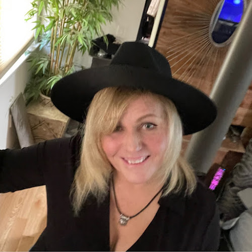 Find Laura A Pignataro Phone Number, Location, Email, and more on Intelius